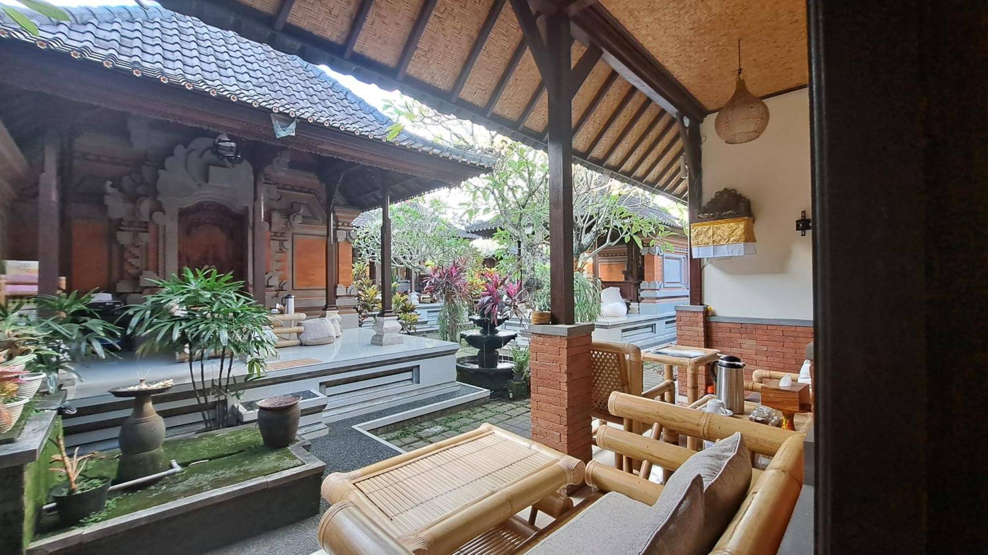 Sahadewa House Hotel Убуд Екстериор снимка